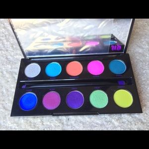 Excel Cond. Urban Decay Electric Palette.